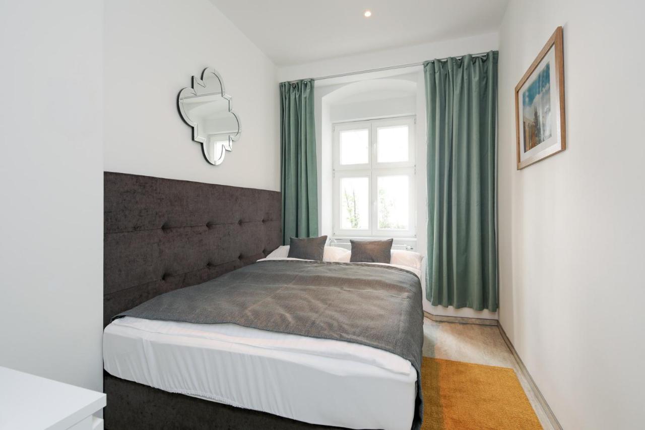 4 Personen Altbau nahe Kurfürstendamm Berlín Exterior foto